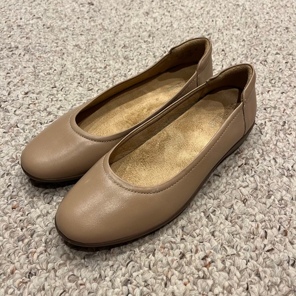 Naturalizer Women's Nude/Taupe Leather Ballet Flats LIKE NEW